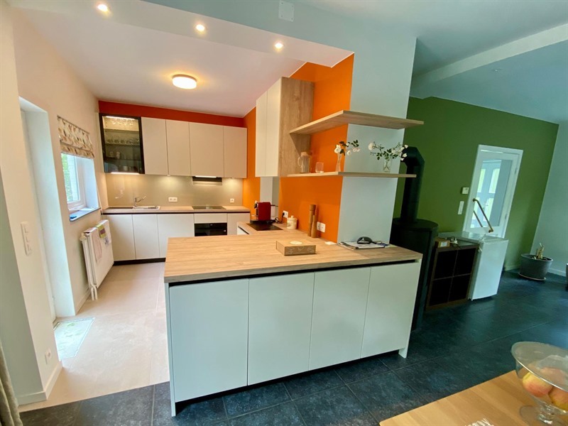 Cuisine ouverte de style moderne à Genval | Raison Home - 1