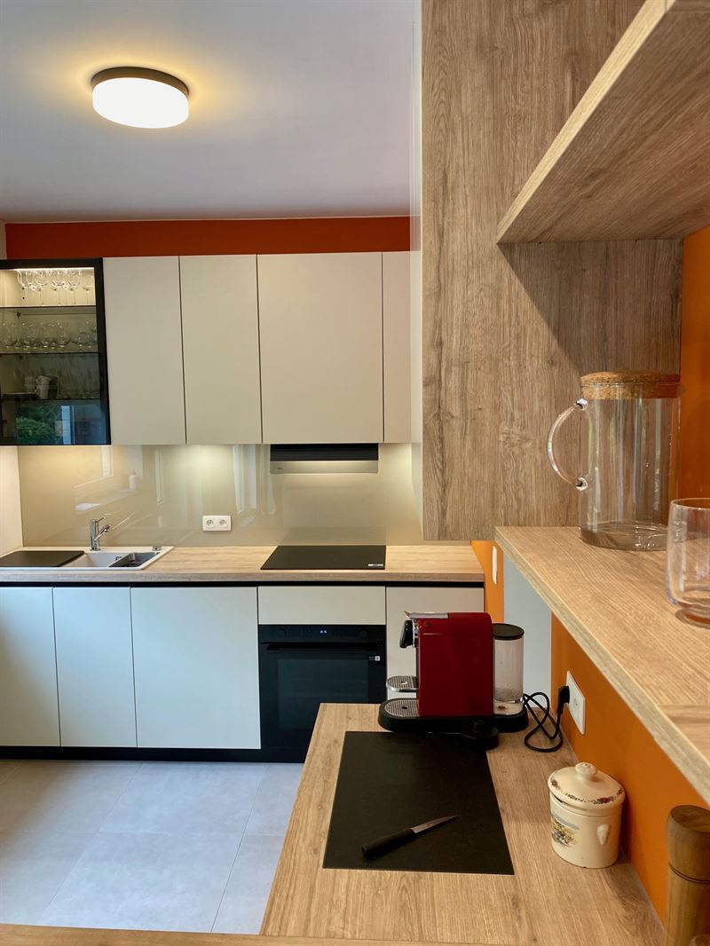 Cuisine ouverte de style moderne à Genval | Raison Home - 5