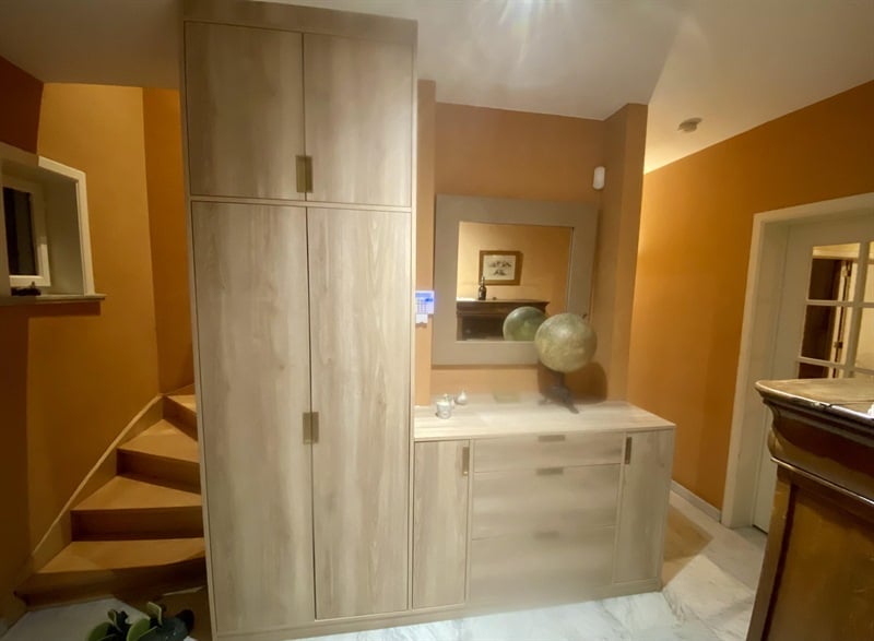 Rangements d'entrée en bois à Rhode-Saint-Genèse | Raison Home - 1