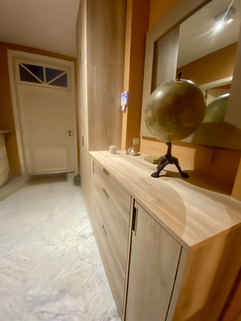 Rangements d'entrée en bois à Rhode-Saint-Genèse | Raison Home - 2