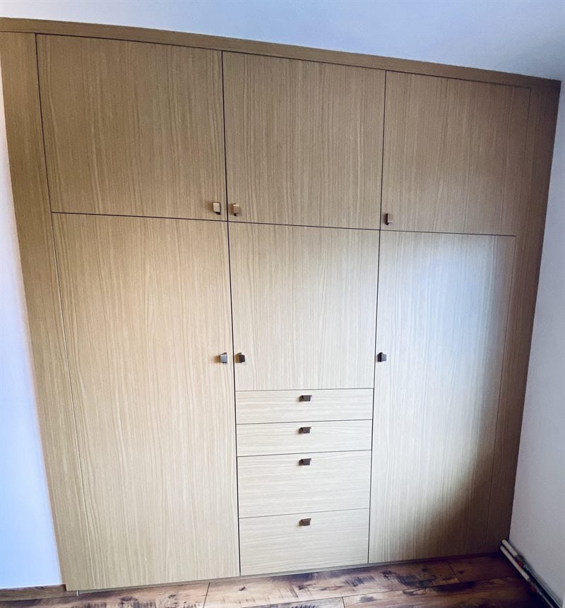 Dressing bois à Meise | Raison Home - 1