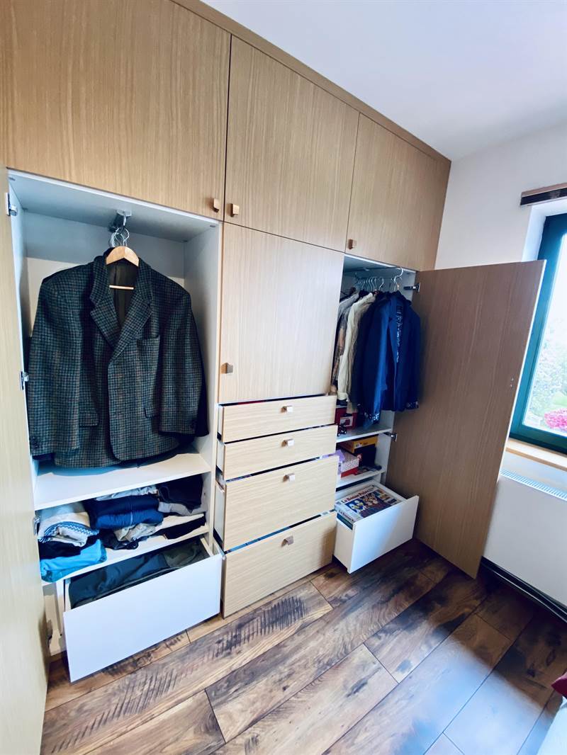 Dressing bois à Meise | Raison Home - 2