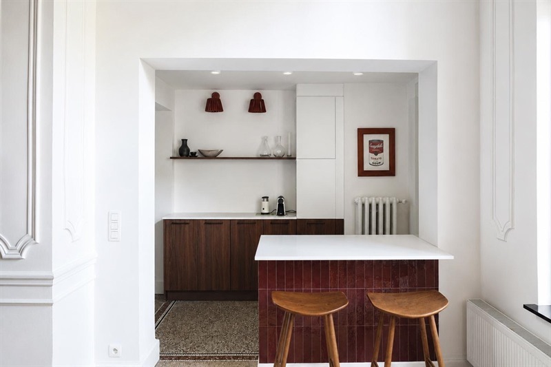 Cuisine contemporaine bois et blanc à Bruxelles | Raison Home - 5