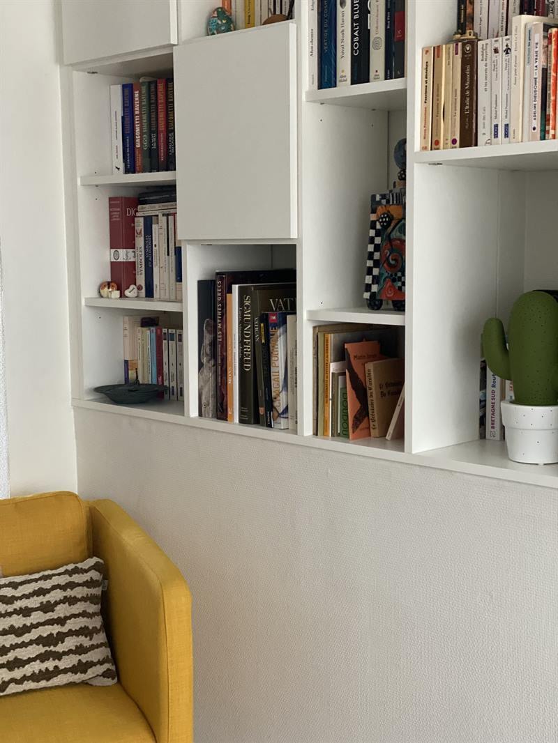 Bibliothèque blanche moderne à Mons | Raison Home - 6