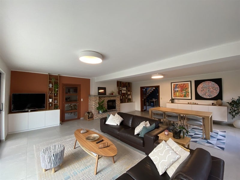 Meubles de salon-séjour bois et blanc à Naast | Raison Home - 1