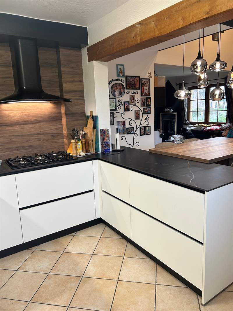 Cuisine ouverte de style moderne à Houdemont | Raison Home - 3