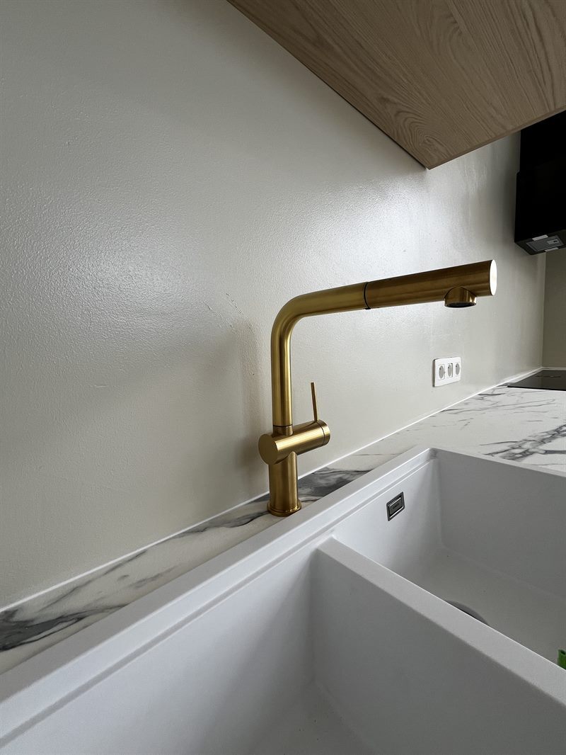 Cuisine de style moderne blanc à Marcinelle | Raison Home - 5