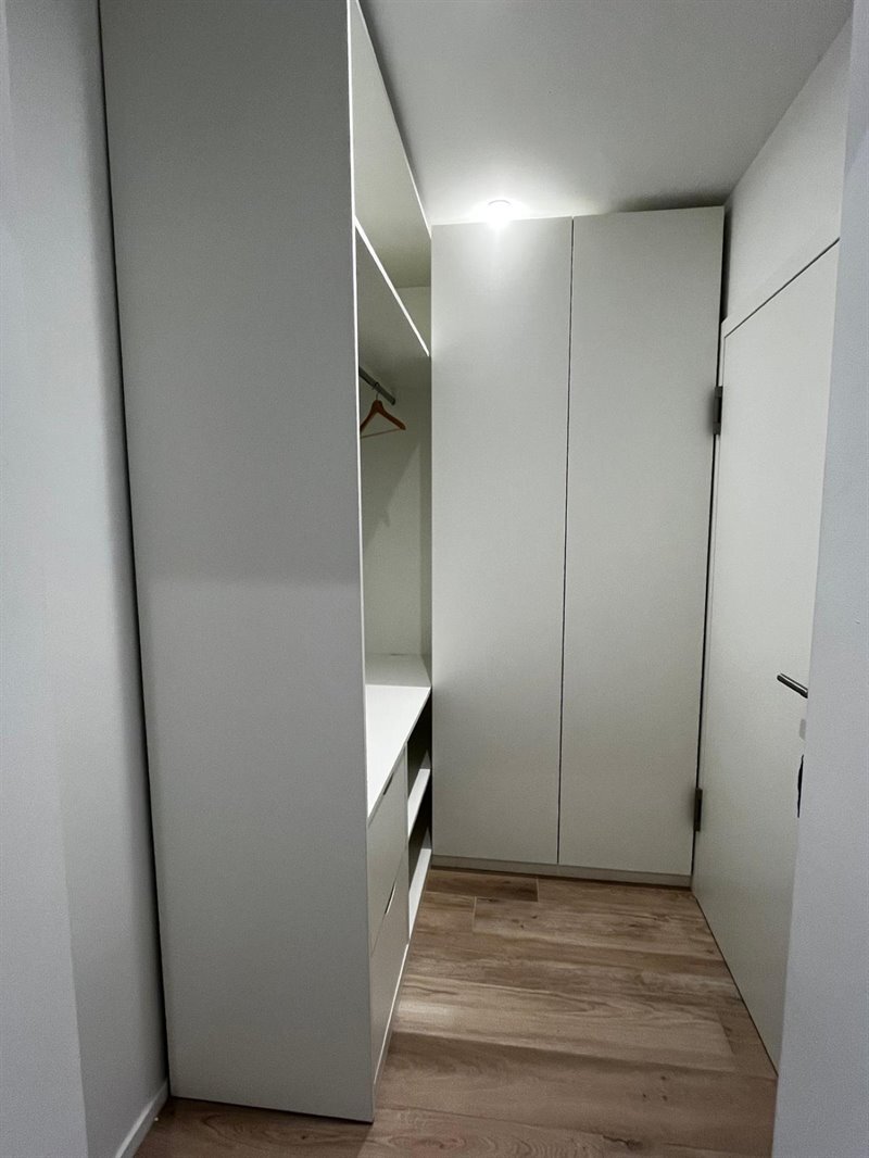 Dressing dans un hall d'entrée à Fosse-La-Ville | Raison Home - 2
