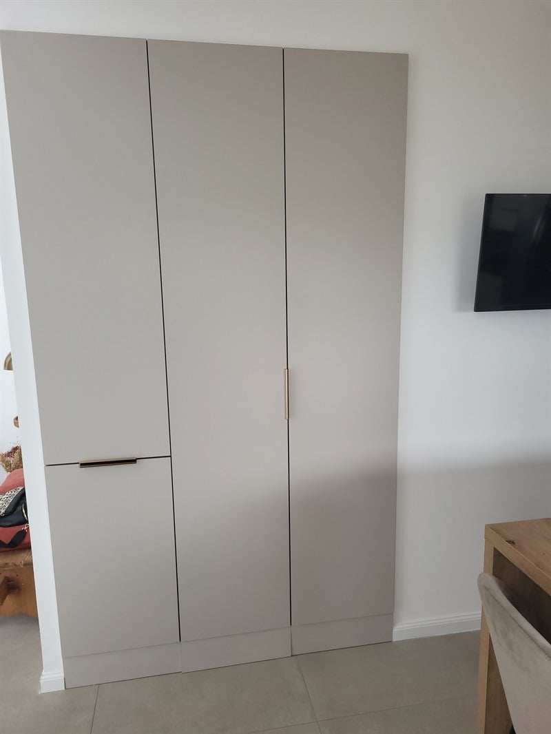 Cuisine de style moderne beige à Poligne | Raison Home - 5