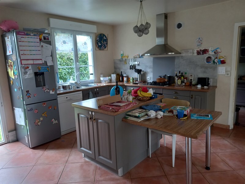 Cuisine ouverte bois et bleue à St-Malo de Guersac | Raison Home - 4