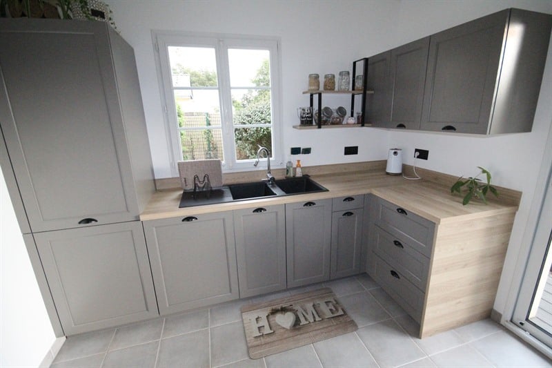Cuisine de style nature gris à Donges | Raison Home - 3