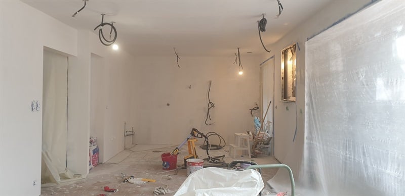 Cuisine ouverte bois et blanc à Pornichet | Raison Home - 3
