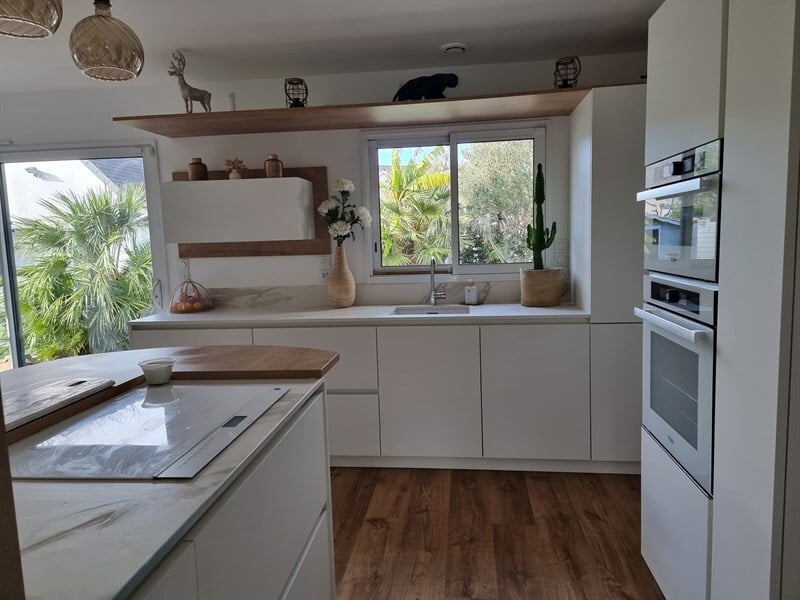 Cuisine moderne blanche à Pornichet | Raison Home - 3