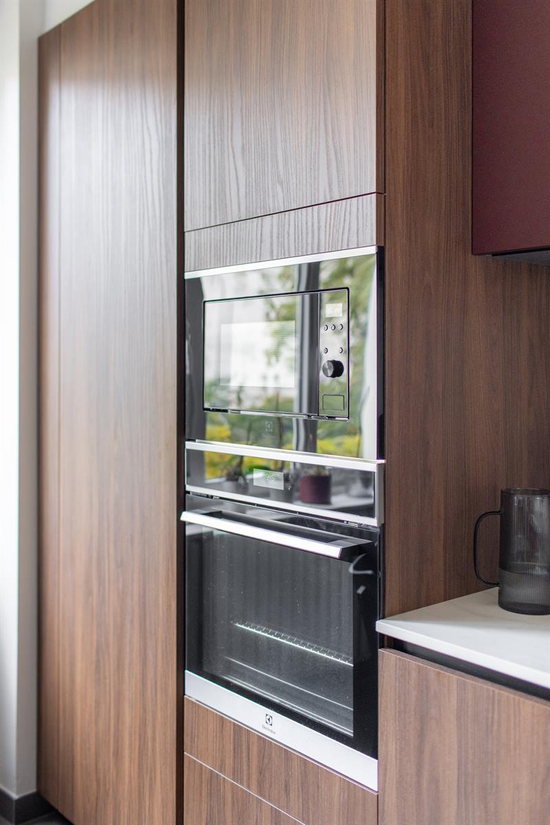 Cuisine fermée de style moderne bois à Villeurbanne | Raison Home - 3