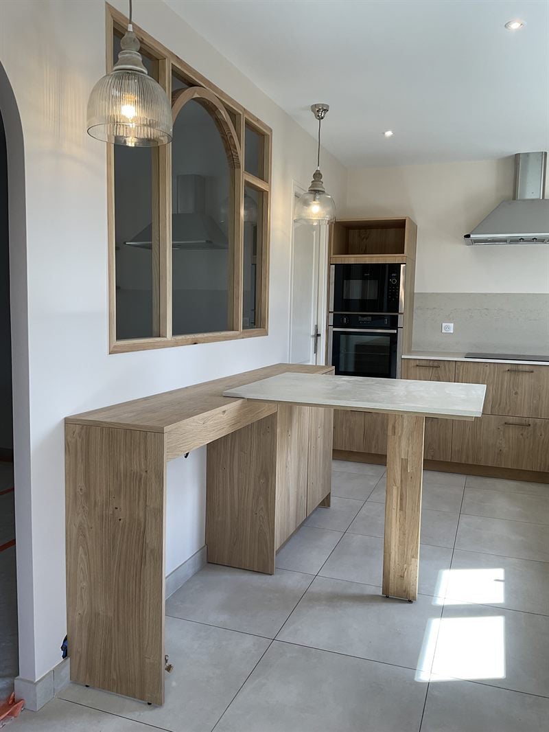 Cuisine fermée de style nature bois à Vaire | Raison Home - 4