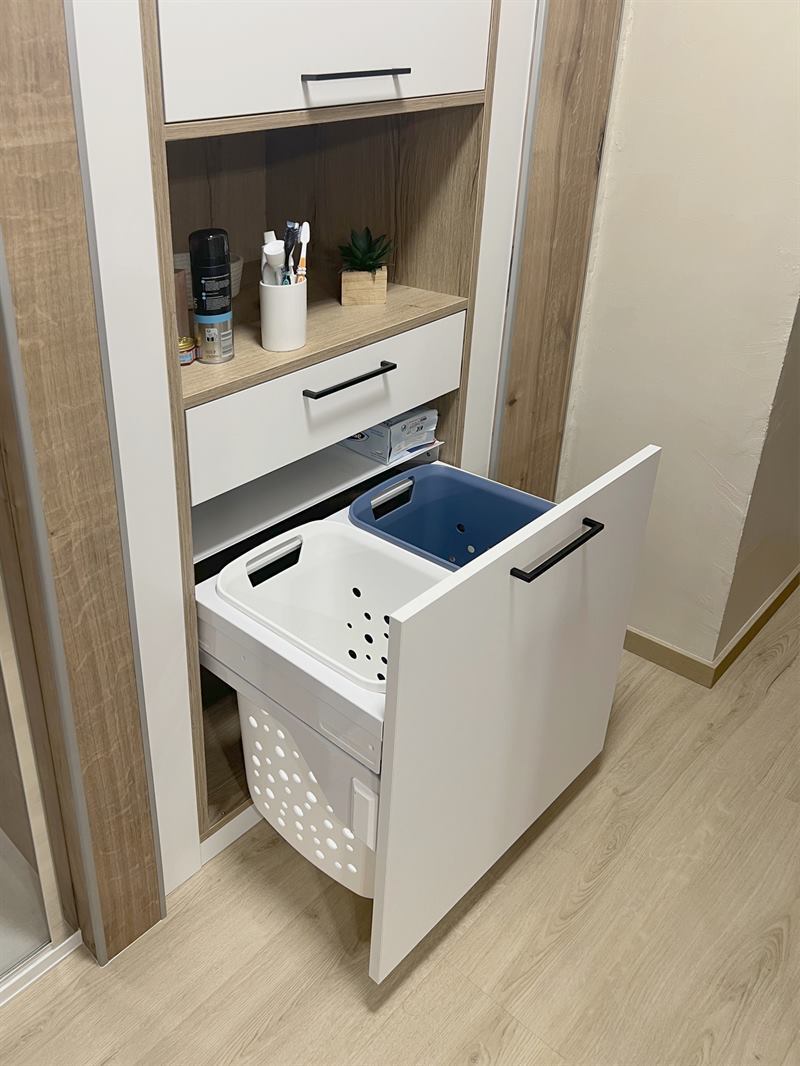 Salle de bain moderne bois et blanc à Beaulieu-sous-Bressuire | Raison Home - 5