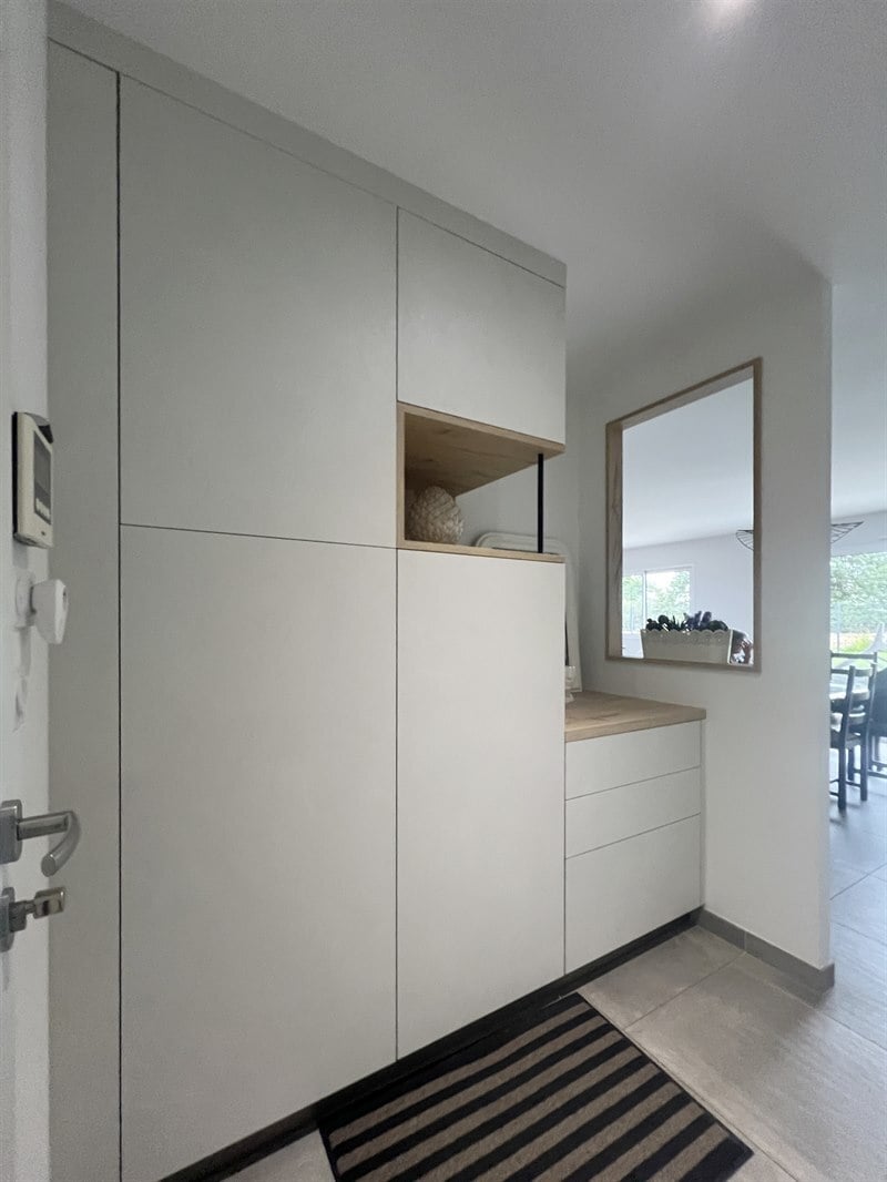 Rangements et placards d'entrée bois et blanc à Bressuire | Raison Home - 2