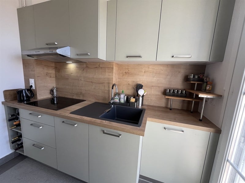 Cuisine fermée bois et vert au Havre | Raison Home - 1