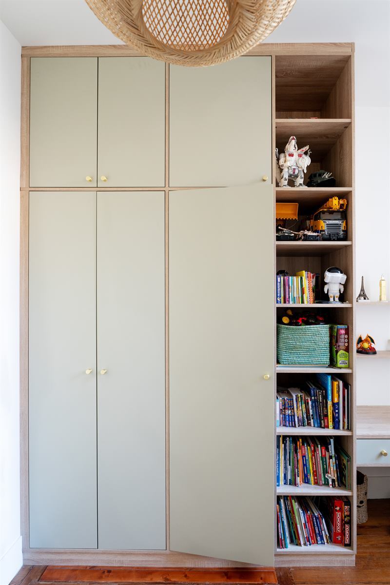 Rangements et bureau bois et vert à Toulouse | Raison Home - 3