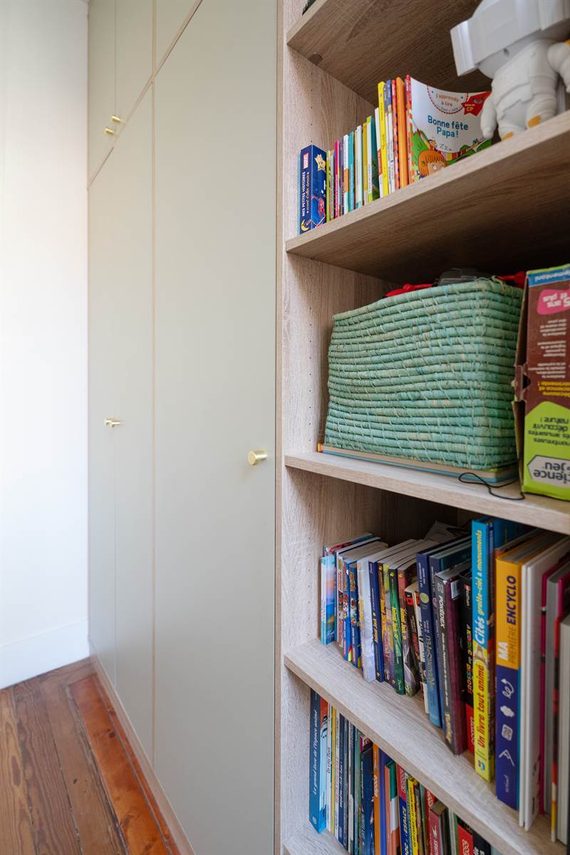 Rangements et bureau bois et vert à Toulouse | Raison Home - 8
