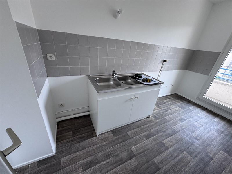 Cuisine en couloir bois et beige à Melun | Raison Home - 7