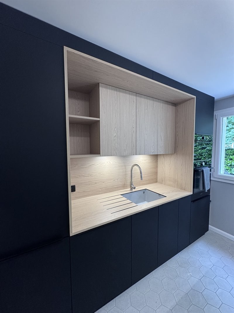Cuisine à cadre avec îlot à Soisy-sur-Seine | Raison Home - 6