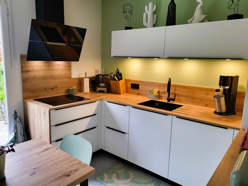 Cuisine de style moderne bois et blanc à St Herblain | Raison Home - 5