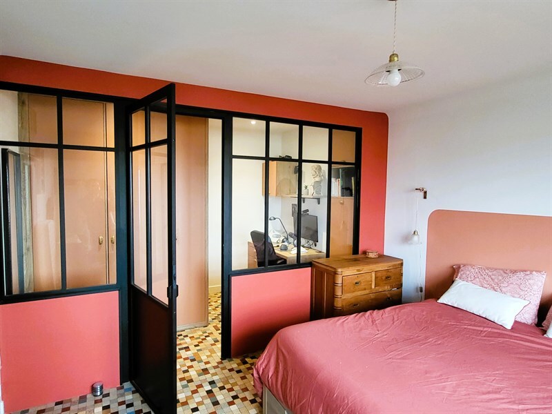 Grand dressing et bureau avec verrière bois et noir à La Chapelle Heulin | Raison Home - 1