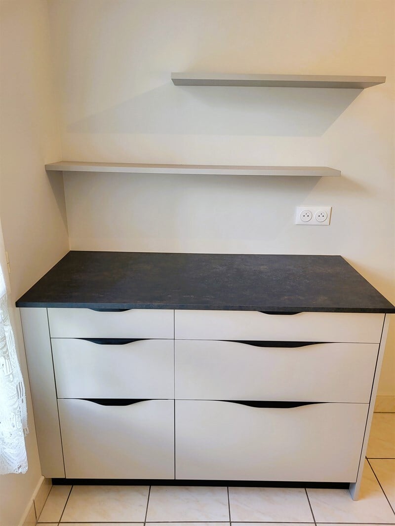 Cuisine fermée de style contemporain gris à Nantes | Raison Home - 3