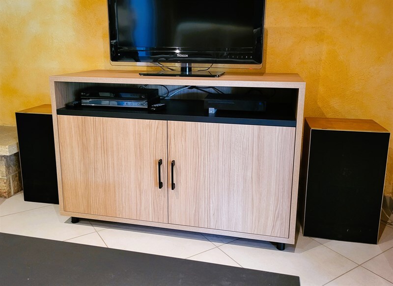 Meuble TV et table basse bois et noir à Saint-Sébastien-sur-Loire | Raison Home - 2