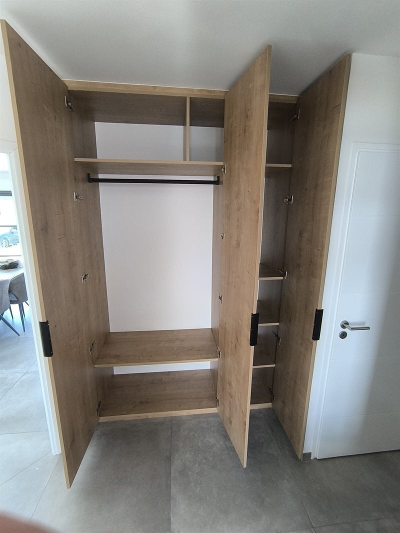 Placard d'entrée de tons bois à Sailly-sur-la-Lys | Raison Home - 2