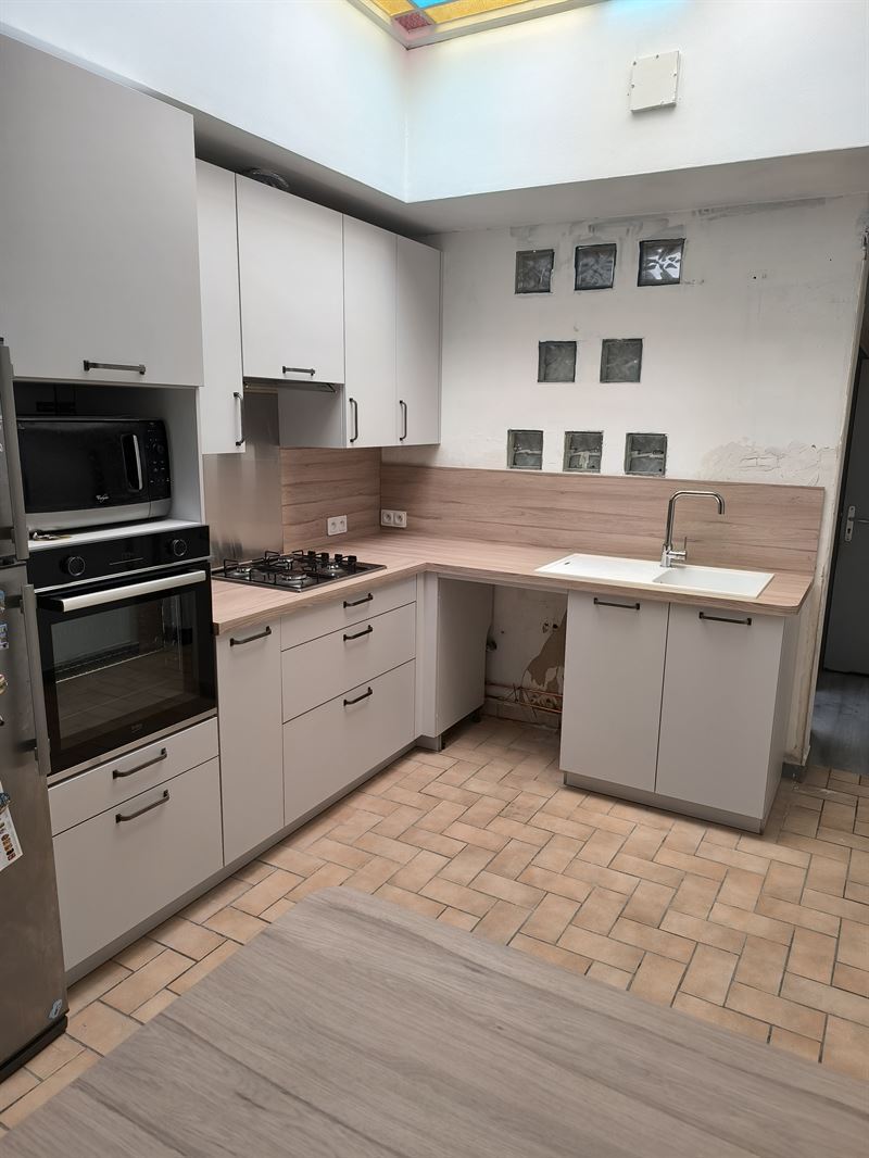 Cuisine ouverte de style moderne beige à Marcq En Baroeul | Raison Home - 1