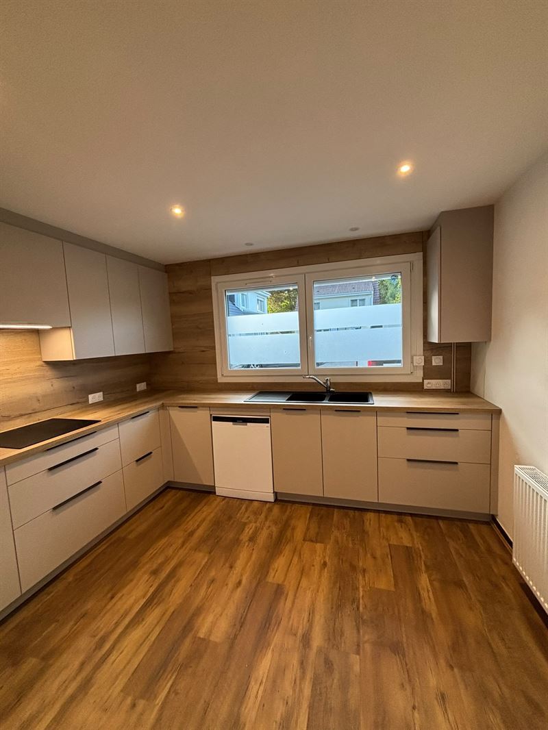 Cuisine fermée de style moderne beige à Lambersart | Raison Home - 2