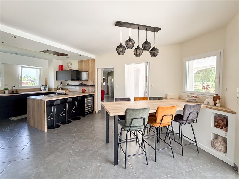 Cuisine moderne bois et noir à Quilly | Raison Home - 7