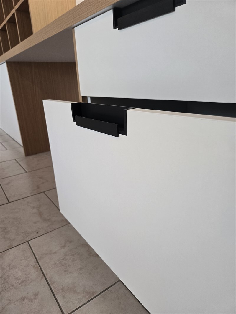 Bureau et espace rangement sur-mesure à Roullet-Saint-Estèphe | Raison Home - 3