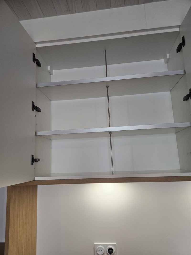 Bureau et espace rangement sur-mesure à Roullet-Saint-Estèphe | Raison Home - 4