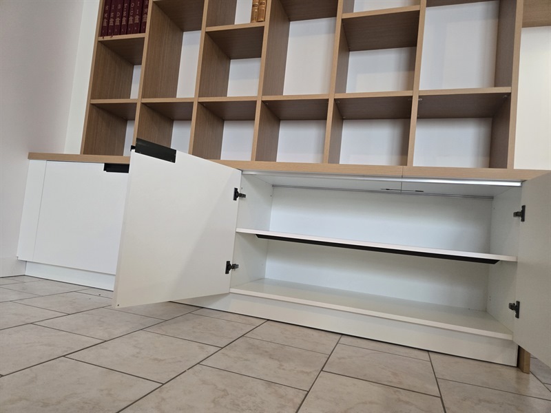 Bureau et espace rangement sur-mesure à Roullet-Saint-Estèphe | Raison Home - 5