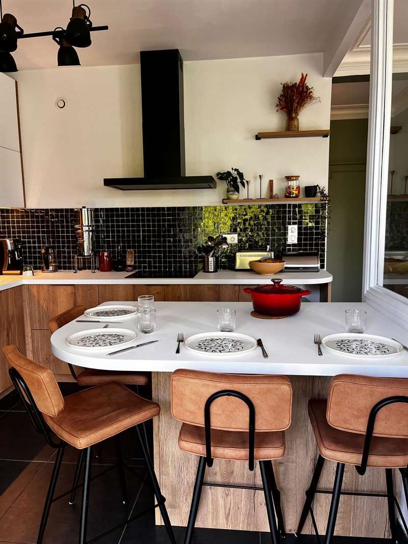 Cuisine avec verrière bois et blanc à Rennes | Raison Home - 5