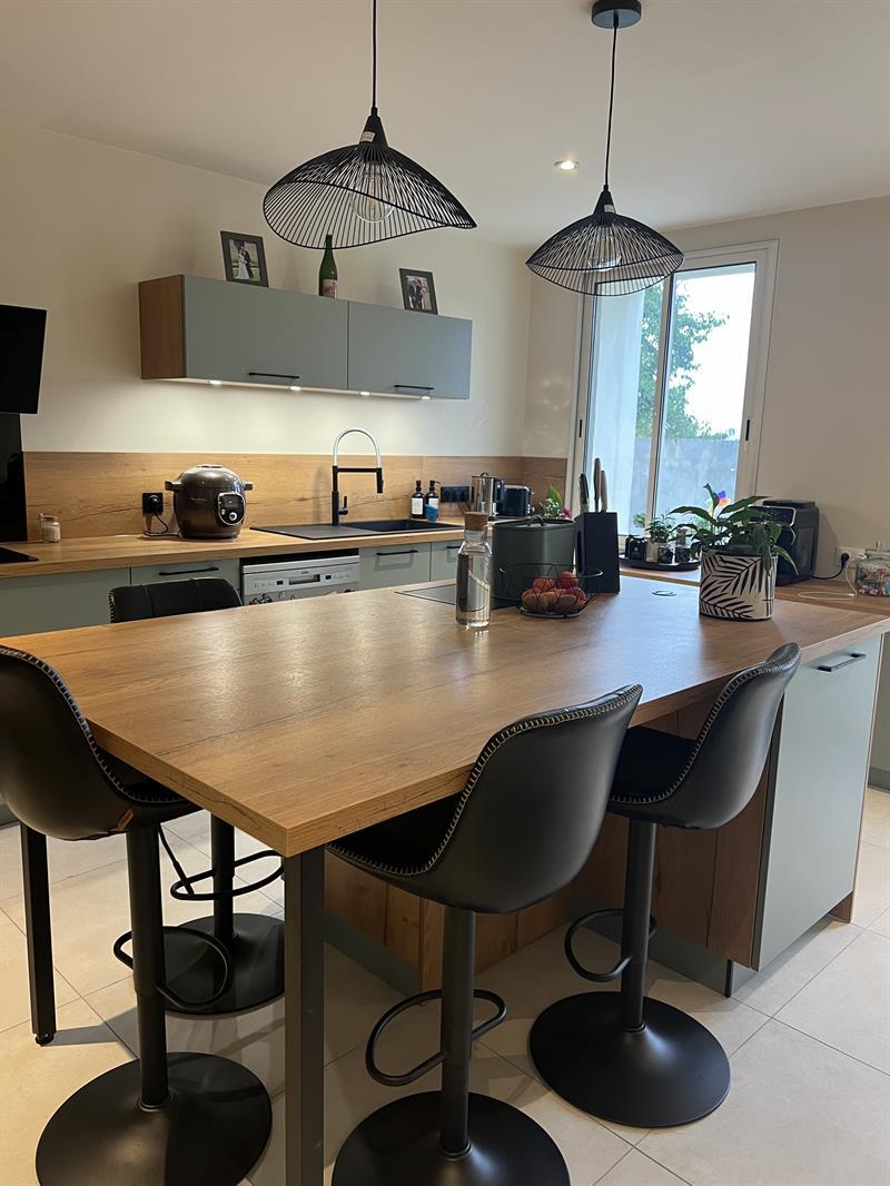 Cuisine de style nature vert à Brulain | Raison Home - 1